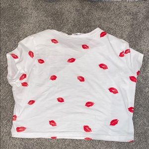 WILD HONEY lips t shirt